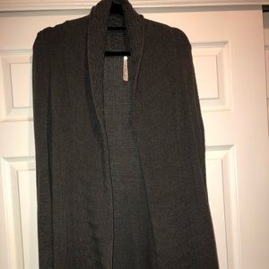 Leo & Nicole Long Cardigan, Size Medium, Grey